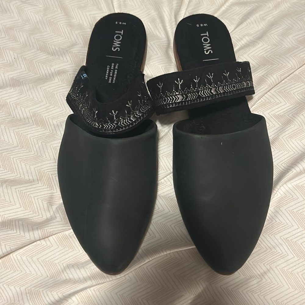 Tom’s Black Embellished Mules - 8.5 - Picture 2 of 4